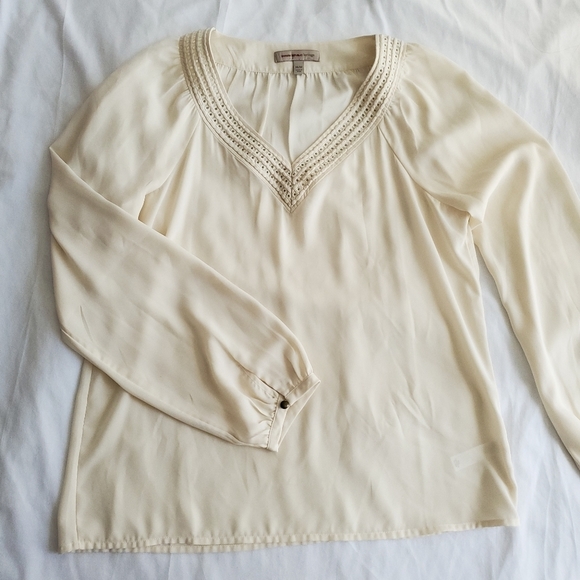 Banana Republic Tops - Banana Republic Heritage Puff Sleeve Flowy Longsleeve Eyelet Collar Vneck Blouse